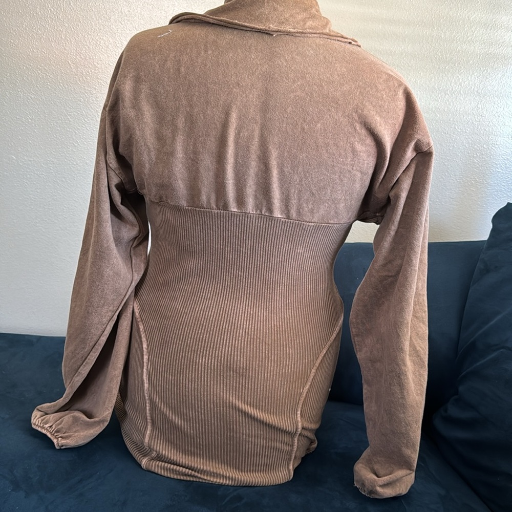 Dress - Picture 2 of 3